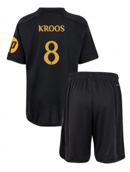 Real Madrid Toni Kroos #8 Ausweichtrikot für Kinder 2023-24 Kurzarm (+ Kurze Hosen)